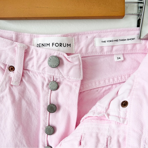 Aritzia Denim Forum Pink Yoko Mid Thigh Shorts High Rise Distressed Hem Size 24 - Picture 2 of 4